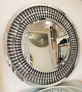 Piękne lustro z ażurową ramą lustrzaną i kryształkami 90x90