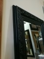 Krysztalowe lustro w zdobionej czarnej ramie 140x60 