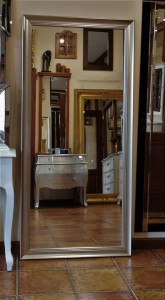 Eleganckie lustro z ramą srebrną 170x80