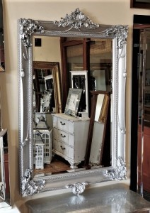 Lustro kryształowe z ramą stylową srebrną  77x120