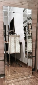 Nowoczesne lustro z lustrzaną oprawą 140x60