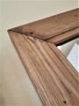 Urocze drewniane lustro z ramą postarzaną 75x100