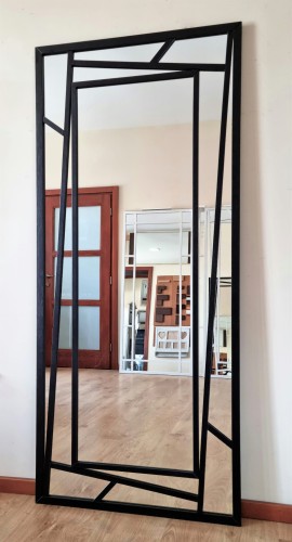 Designerskie lustro z czarną ramą 180x80