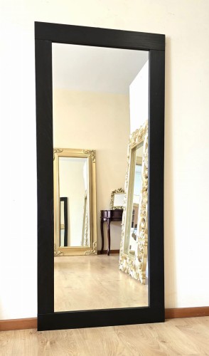 Duże prostokątne lustro w czarnej drewnianej ramie 180x80