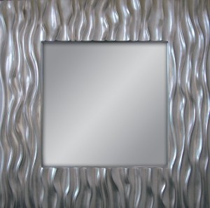 Kwadratowe lustro w nowoczesnej srebrnej ramie 100x100