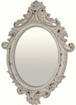 Ozdobne lustro w białej ramie przecieranej 85x62
