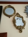 Śliczne niewielkie lustro z barokową złotą ramą 39x24