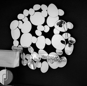 Efektowna lustrzana dekoracja